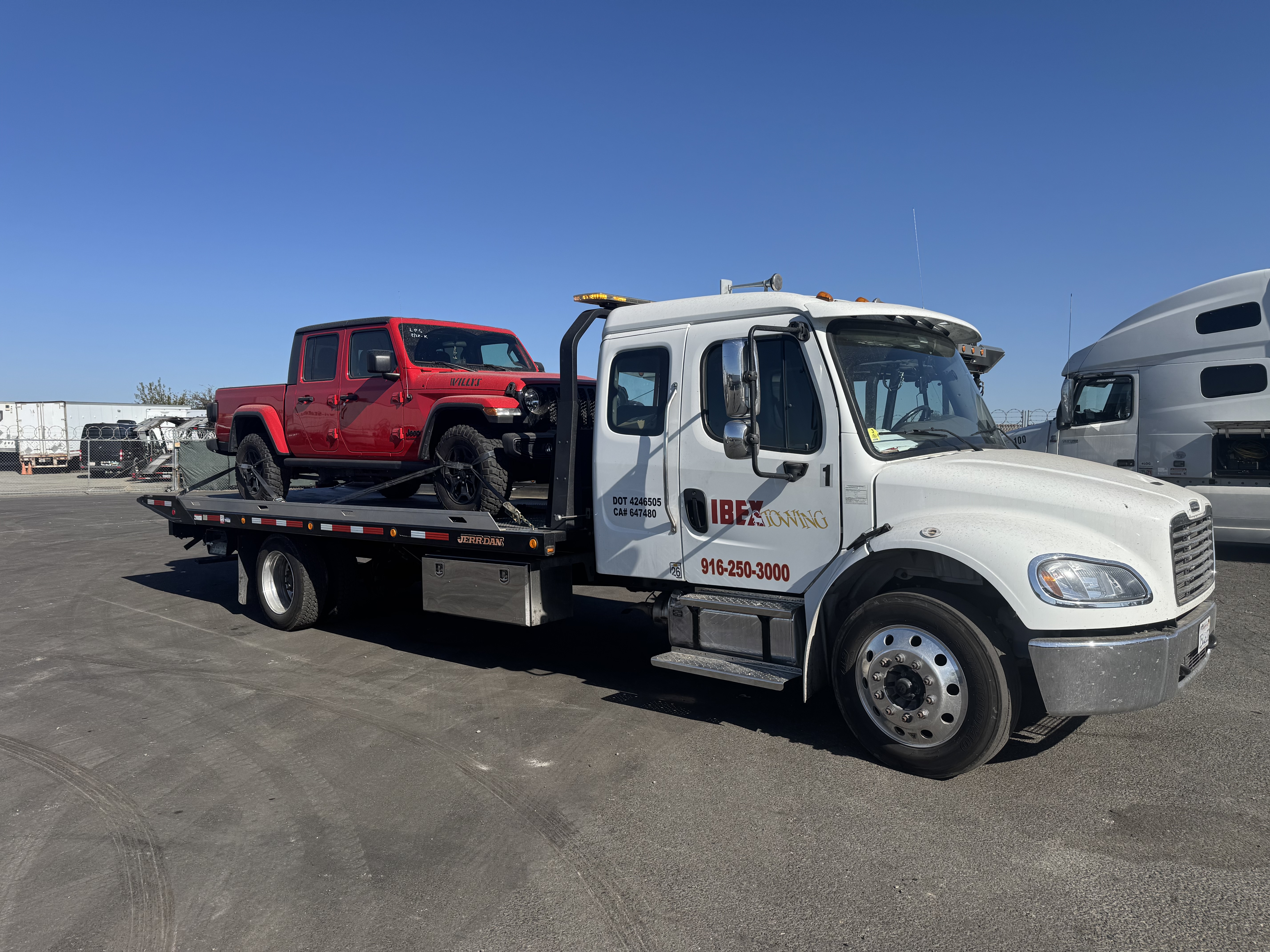 Tow Truck Image